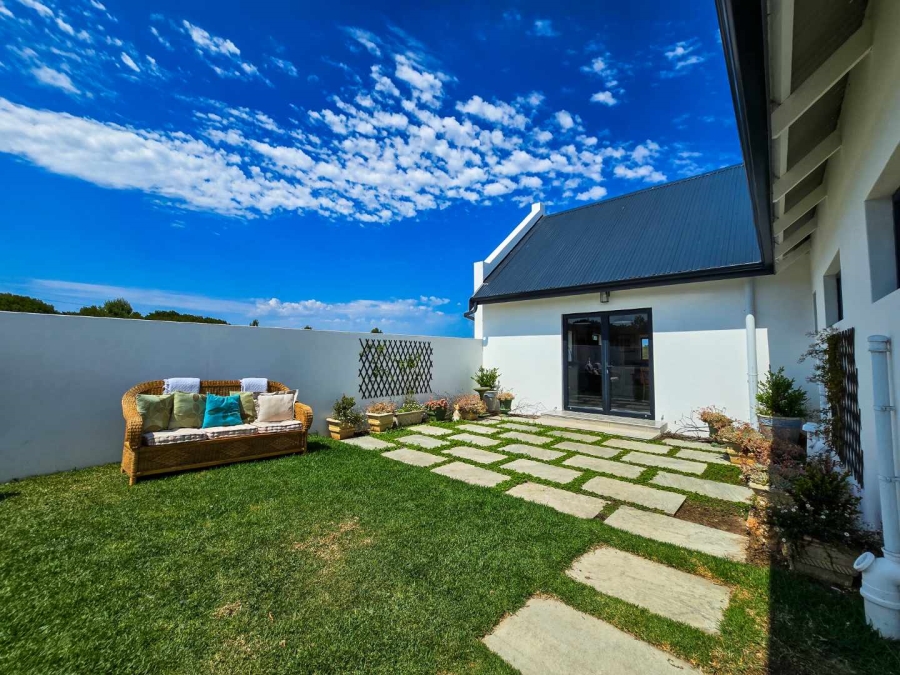 2 Bedroom Property for Sale in Stilbaai Oos Western Cape